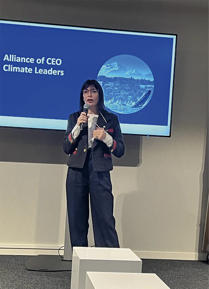 ダボス会議で講演するデッラジョヴァンナChief Sustainability Officer